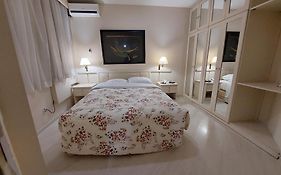 Paulista Wall Street Flat 10
